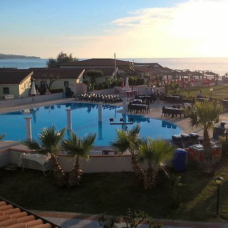 Villaggio Borgo Marino แซมโบรเน ภายนอก รูปภาพ