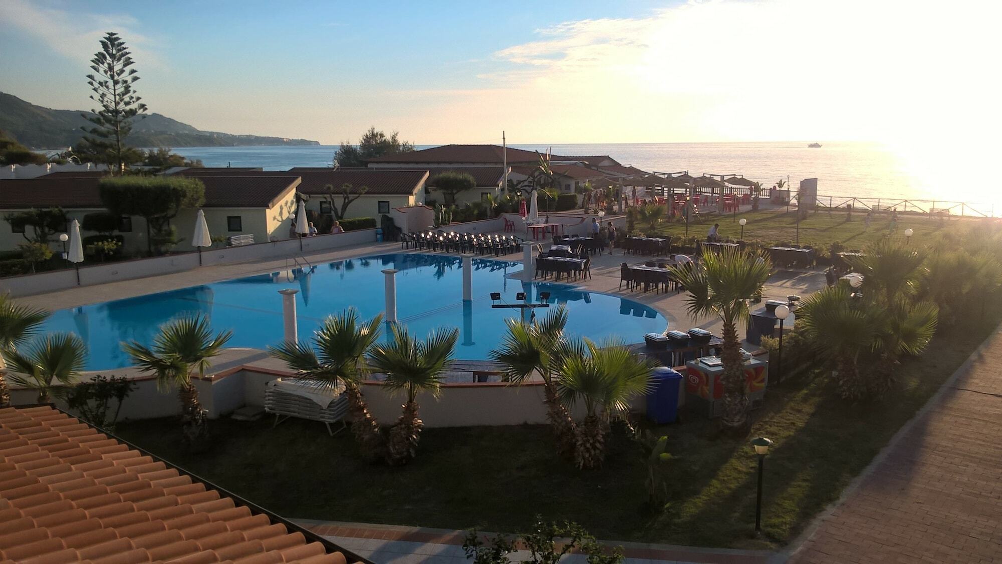 Villaggio Borgo Marino แซมโบรเน ภายนอก รูปภาพ